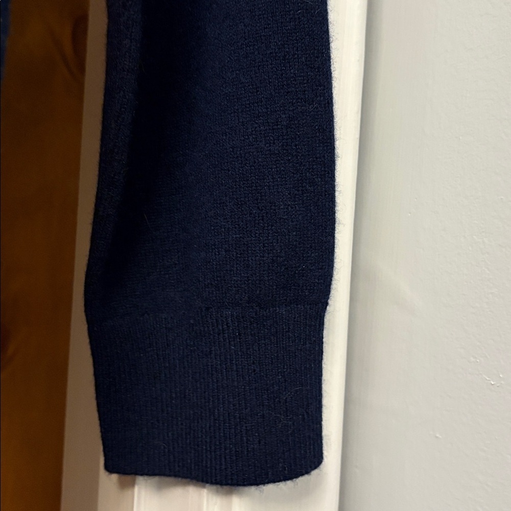 Quince Women's Mongolian Cashmere Full Zip Hoodie Sweater Medium Navy NWT - Picture 4 of 7